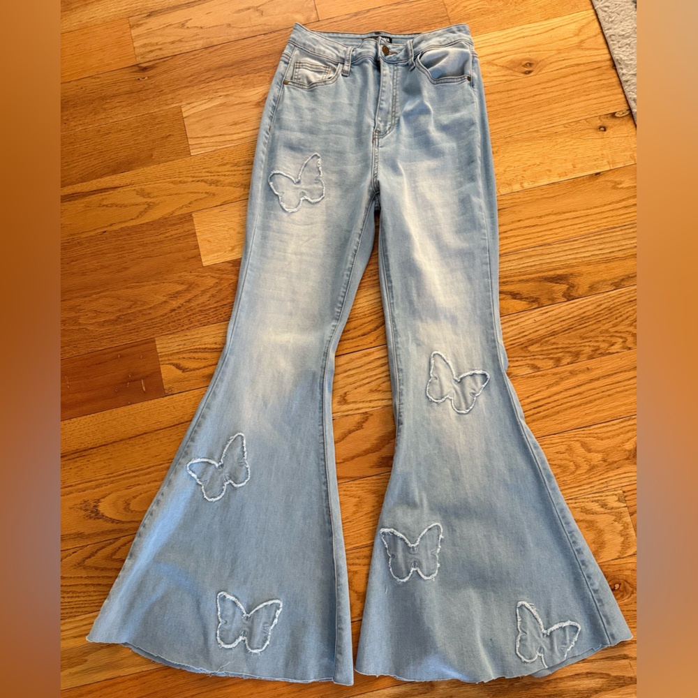 Never Worn Fashion Nova Butterfly Flare Jeans